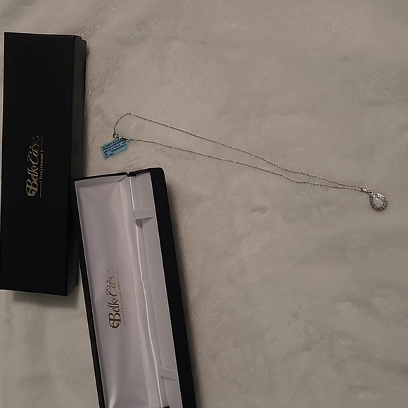 Necklace - Picture 1 of 6